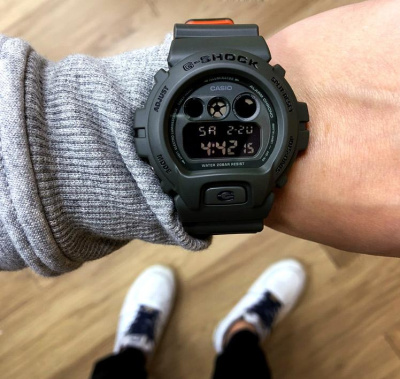 Casio DW-6900LU-3E