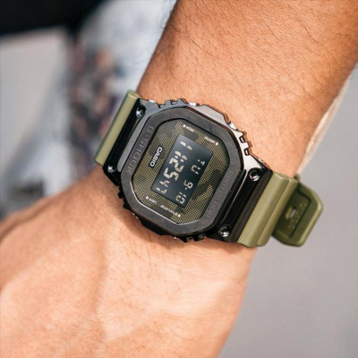 Casio GM-5600B-3E