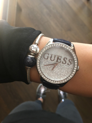 Guess W0823L13